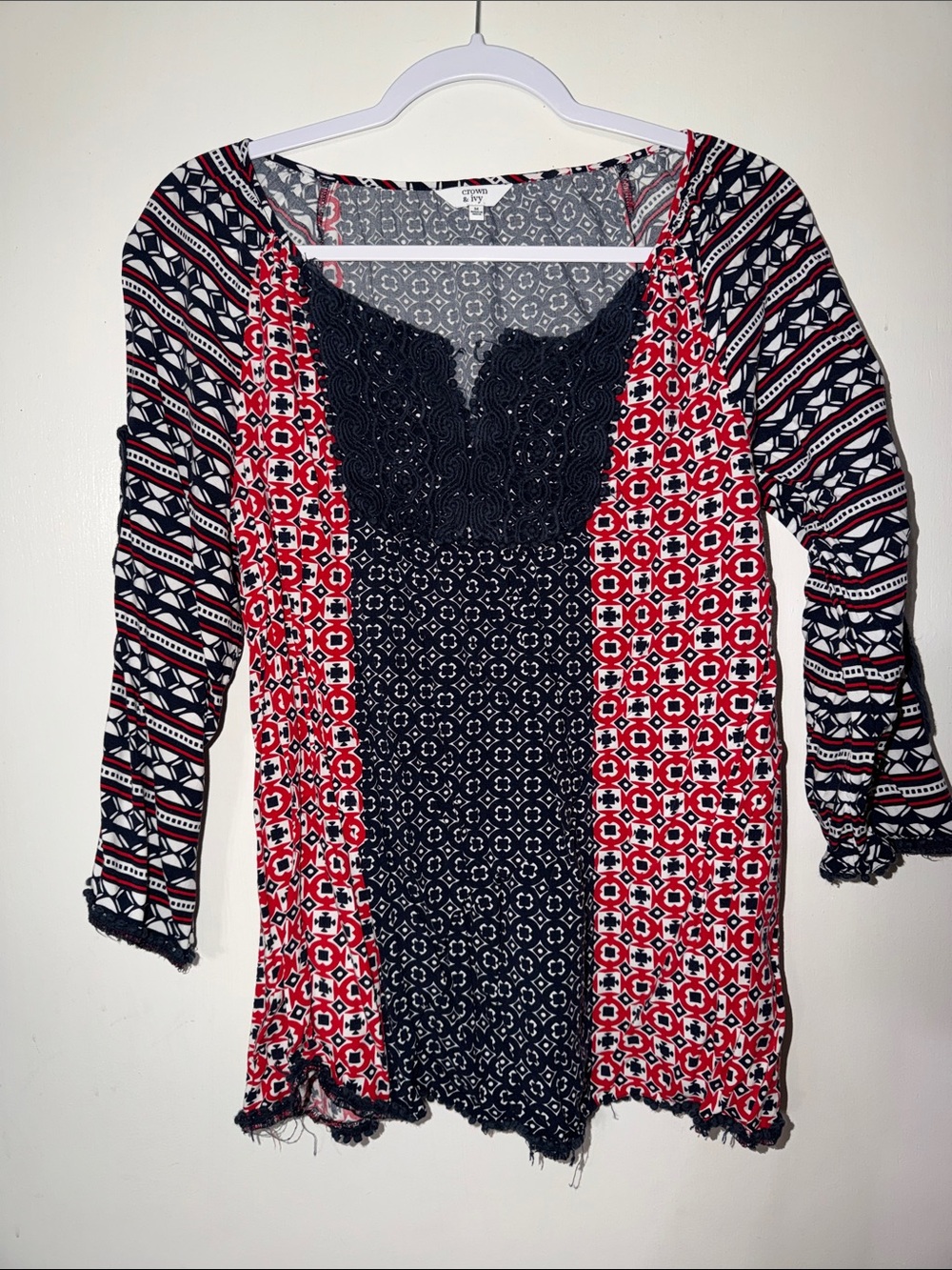 Crown & Ivy Boho-Print Black and Red Women's Long Sleeve Top